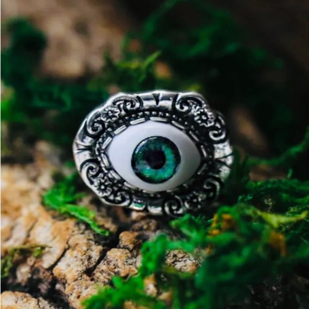 Evil Eye ‘All Seeing’ Tibetan Silver Ring - Picture 1 of 5